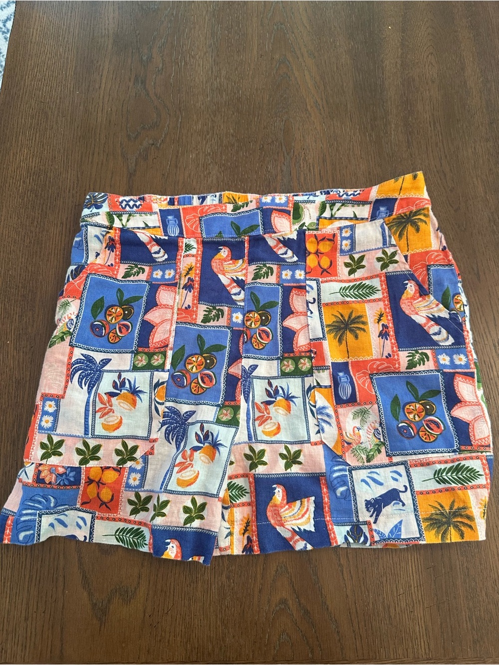 C&C California 100% Linen Tropical Print Shorts – Women’s M